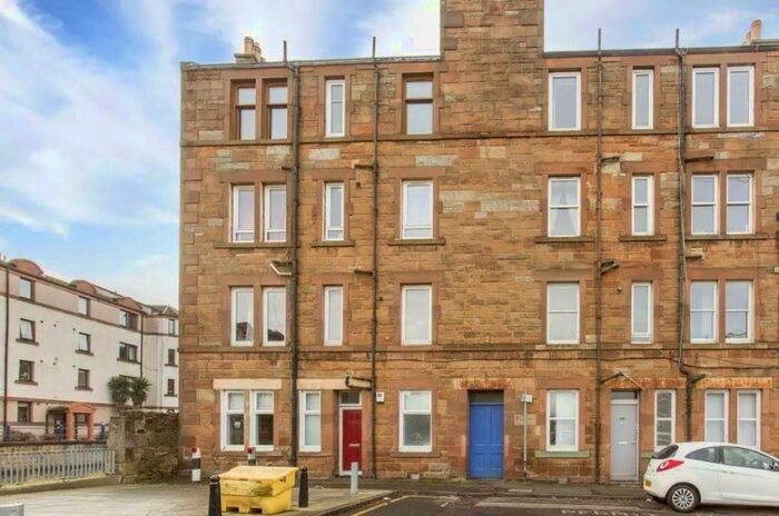 2 Bedroom Flat To Rent In Gibson Terrace, Fountainbridge, Edinburgh, EH11