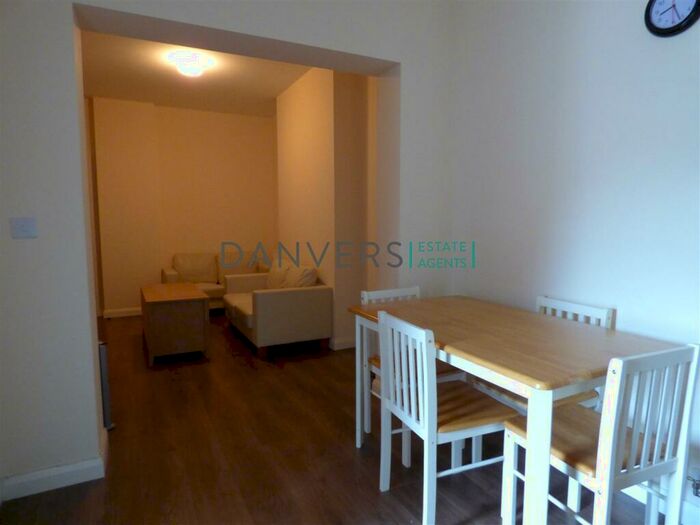 2 Bedroom Town House To Rent In Latimer Street, Leicester, LE3