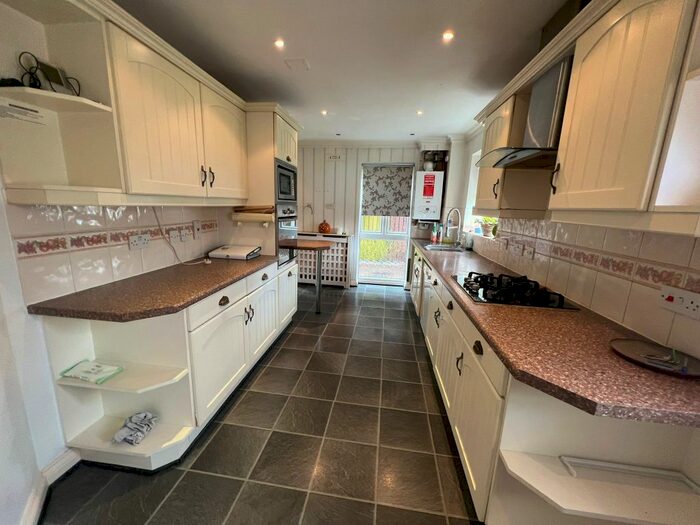 4 Bedroom Detached House To Rent In Hayrick Close, Basildon, SS16