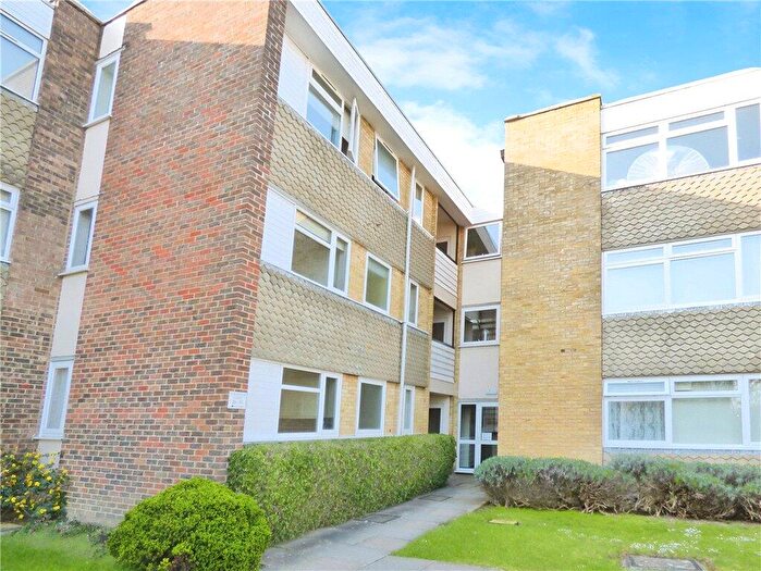 1 Bedroom Apartment For Sale In Chichester Court, Rustington, Littlehampton, BN16