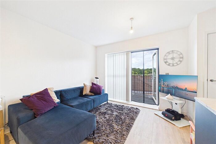 1 Bedroom Apartment For Sale In Chalkhill Apartments, Russell Hill, Purley, CR8