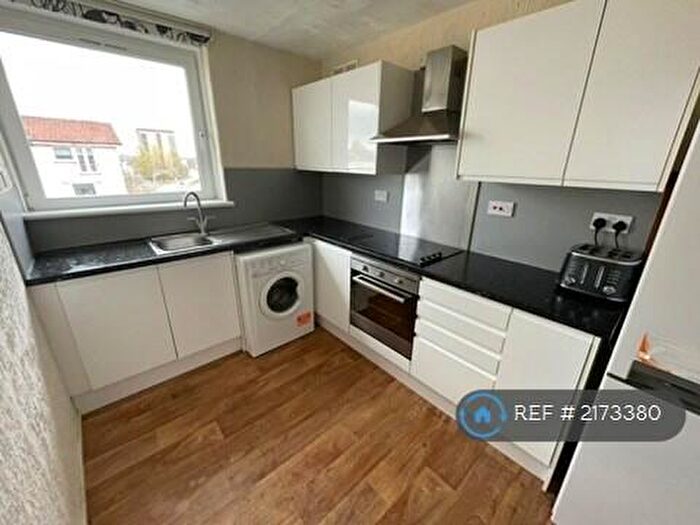 2 Bedroom Maisonette To Rent In George Street, Paisley, PA1