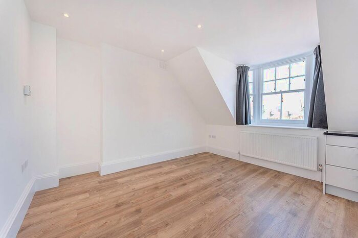 1 Bedroom Flat To Rent In Addison Gardens, Brook Green, London, W14