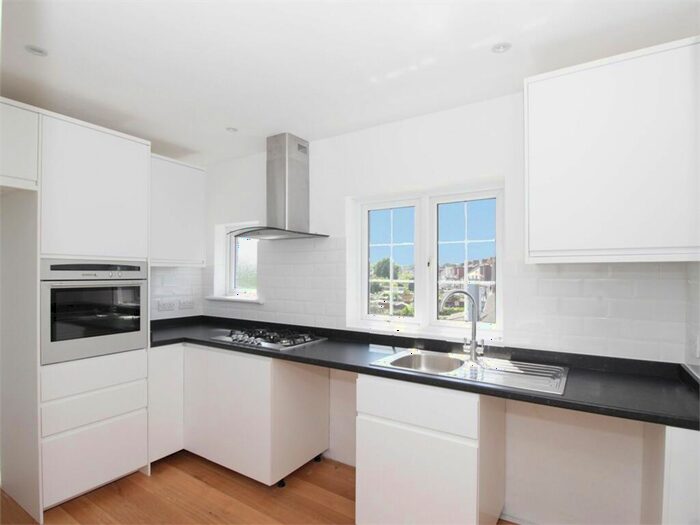 2 Bedroom Apartment To Rent In Upper Elmers End Road, Beckenham, BR3