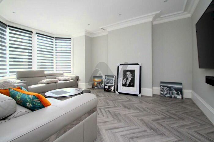 1 Bedroom Maisonette To Rent In Cranley Gardens, London, N13