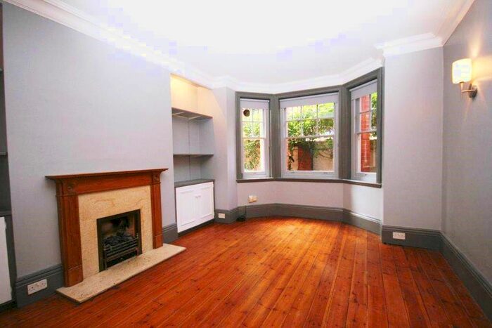 2 Bedroom Flat To Rent In Charleville Road, London, W14