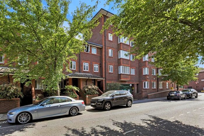 2 Bedroom Apartment To Rent In Broadley Terrace London, NW1