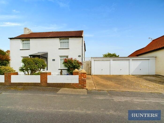 3 Bedroom Detached House For Sale In St. Michaels Walk, Bempton, Bridlington, YO15