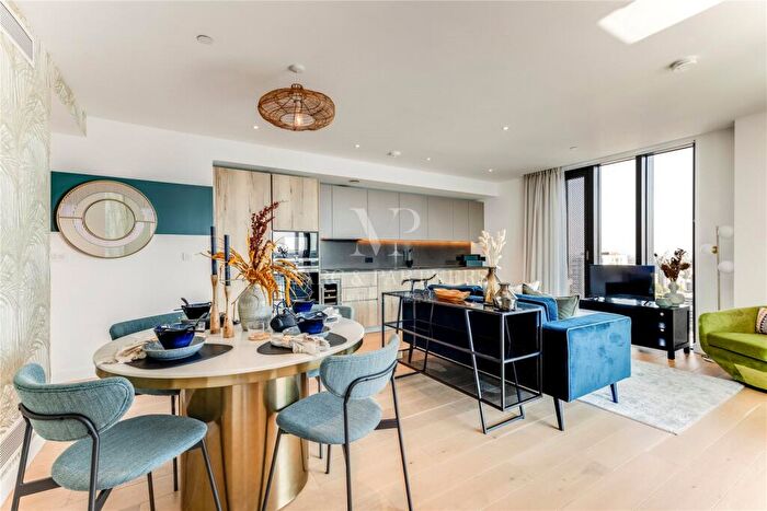 2 Bedroom Apartment To Rent In Makers Building, Jasper Walk, London Greater London, N1