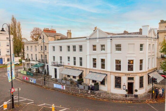 3 Bedroom Flat To Rent In Montpellier Terrace, Cheltenham, GL50