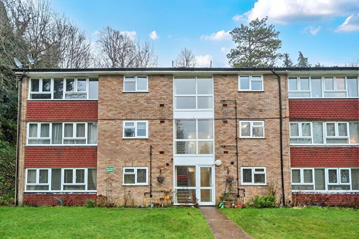 2 Bedroom Flat For Sale In Succombs Hill, Gladeside Court Succombs Hill, CR6