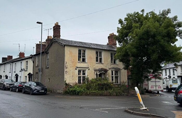 4 Bedroom End Of Terrace House For Sale In Brecon Road, Abergavenny, Monmouthshire, NP7