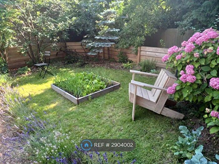 2 Bedroom Maisonette To Rent In Tower Close, London, SE20