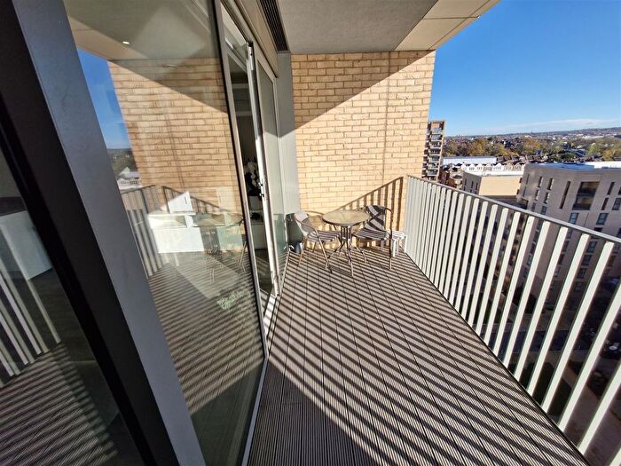 2 Bedroom Flat For Sale In Moorhen Drive, Edgware, NW9