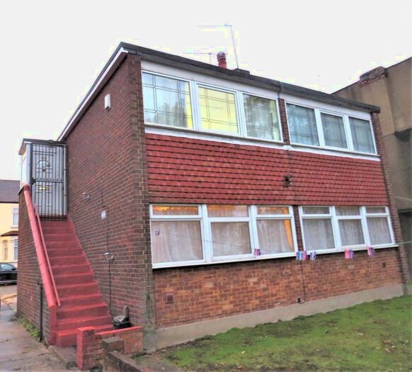 2 Bedroom Maisonette To Rent In Masons Avenue, Harrow, Middlesex HA3
