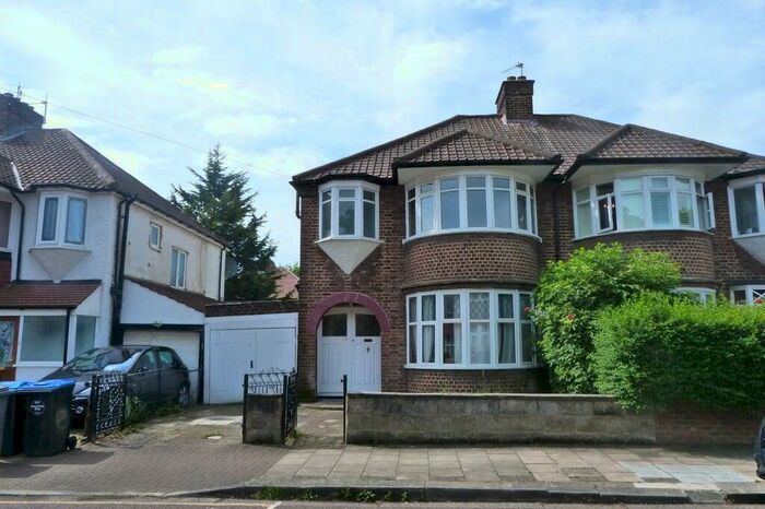 4 Bedroom Terraced House To Rent In Helena Road, Willesden Green, London, NW10