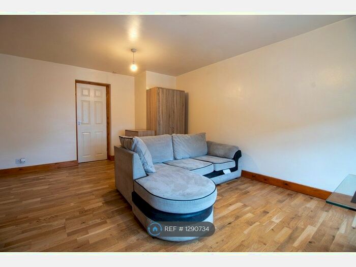 Studio To Rent In Edinburgh Grove, Leeds LS12