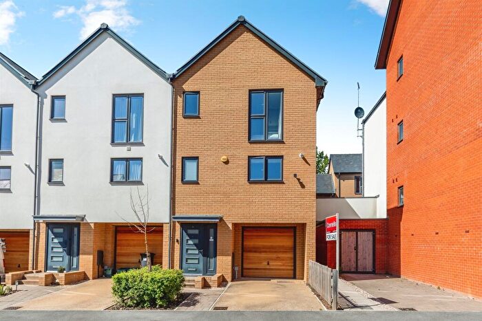 4 Bedroom End Of Terrace House For Sale In Aspen Drive, Bristol, BS10