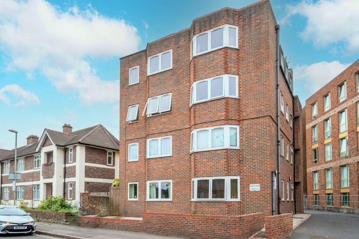 1 Bedroom Flat To Rent In Priory Court, Kingston, Kingston Upon Thames, KT1