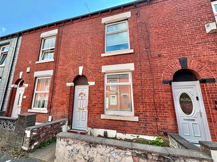 2 Bedroom Terraced House For Sale In Fields New Road, Oldham, OL9