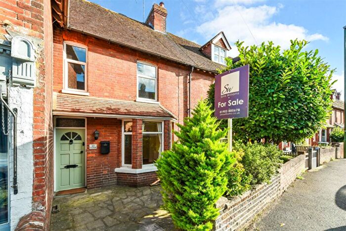 3 Bedroom Terraced House For Sale In Ford Road, Arundel, BN18