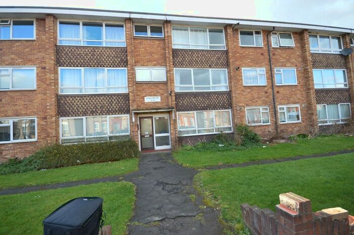 2 Bedroom Flat To Rent In Eastmead, Eastwood Road, Ilford, IG3
