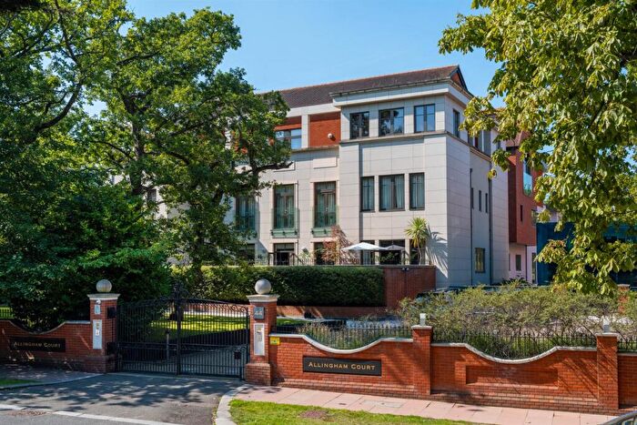 3 Bedroom Flat To Rent In The Bishops Avenue, Hampstead, N2