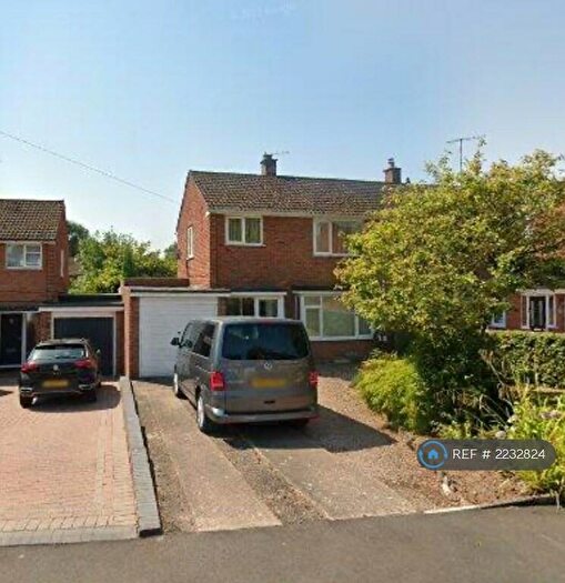 3 Bedroom Semi-Detached House To Rent In Hopgardens Avenue, Bromsgrove, B60