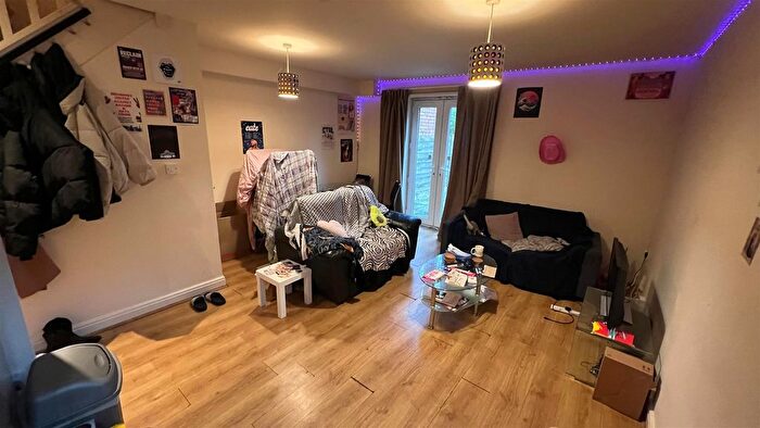 2 Bedroom Flat To Rent In Egerton Road, Fallowfield, Manchester, M14