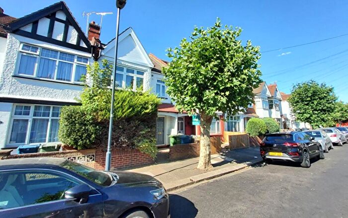 1 Bedroom Maisonette To Rent In Sumner Road, Harrow, HA1