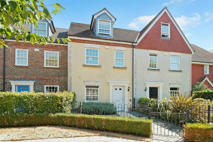 3 Bedroom House To Rent In Summersdale Road, Chichester, PO19
