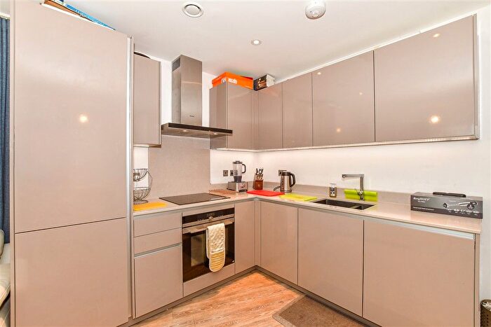 1 Bedroom Flat For Sale In Linden Park Road, Tunbridge Wells, Kent, TN2