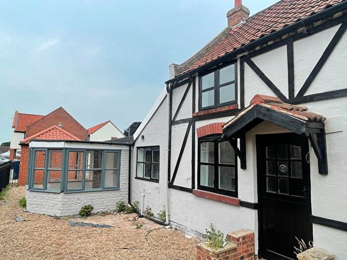 2 Bedroom Detached House To Rent In High Street, Crowle, DN17