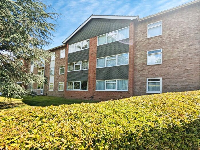 2 Bedroom Flat For Sale In Bath Road, Reading, Berkshire, RG1