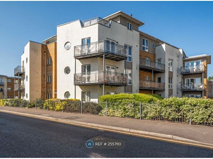 2 Bedroom Flat To Rent In Hydro House, Chertsey, KT16