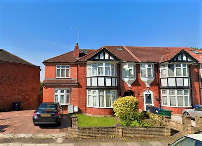 Studio To Rent In Colin Crescent, London, NW9