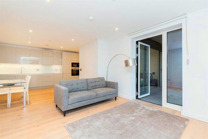 2 Bedroom Flat To Rent In Ferraro House, Elephant Park, Elephant Amp; Castle, SE17