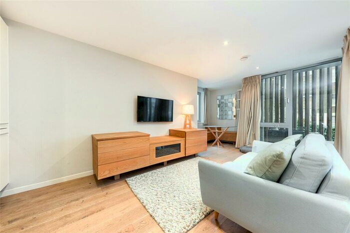 Flat To Rent In Blackthorn Avenue, London, N7