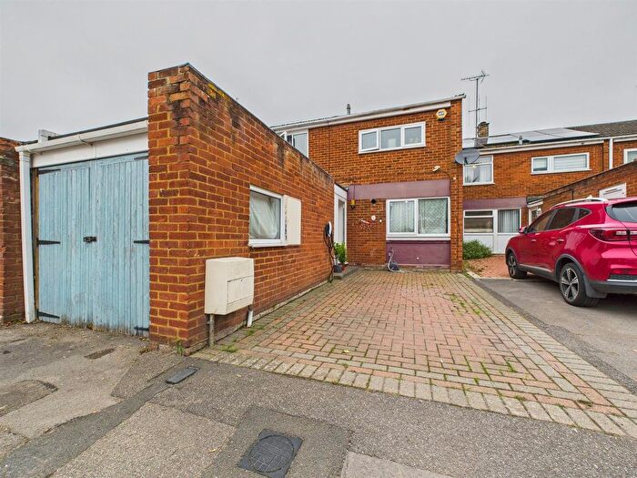 3 Bedroom Terraced House For Sale In Verney Mews, Reading, RG30