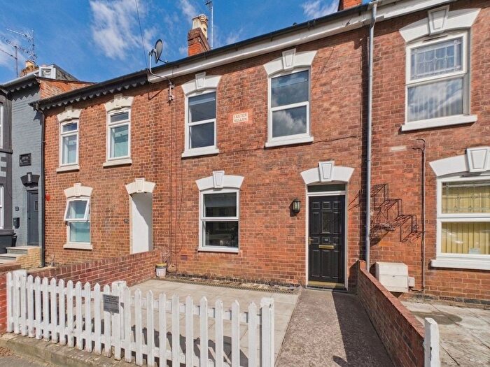 3 Bedroom Terraced House For Sale In Midland Road, Gloucester, GL1
