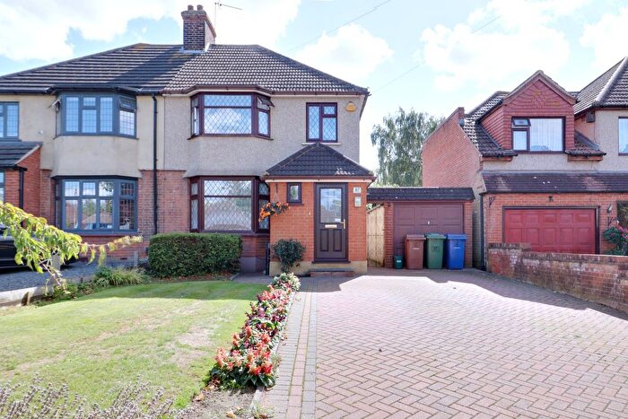3 Bedroom Semi-Detached House For Sale In Purfleet Road, Aveley, RM15