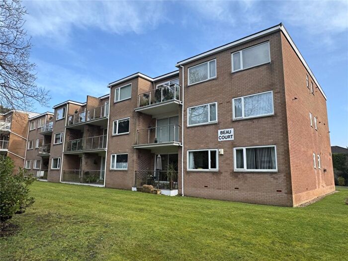 2 Bedroom Flat For Sale In Spencer Road, New Milton, Hampshire, BH25