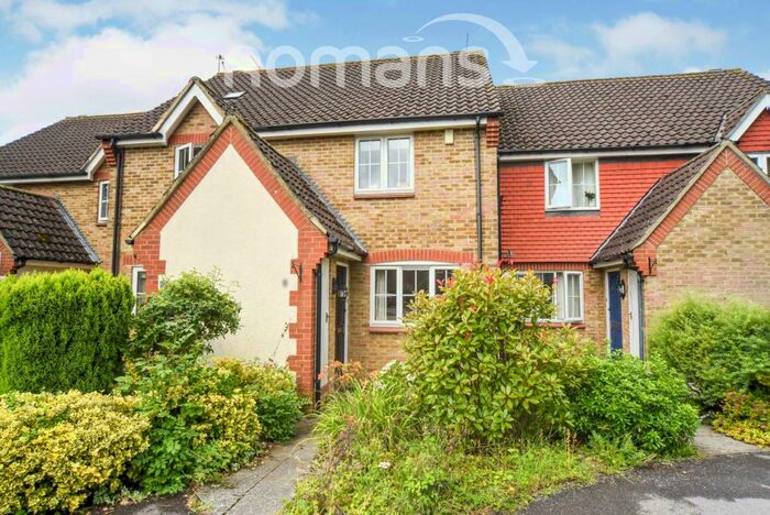 2 Bedroom Terraced House To Rent In Macphail Close, RG40