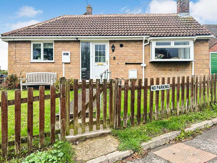 2 Bedroom Bungalow For Sale In Tofts Hill, Stathern, LE14