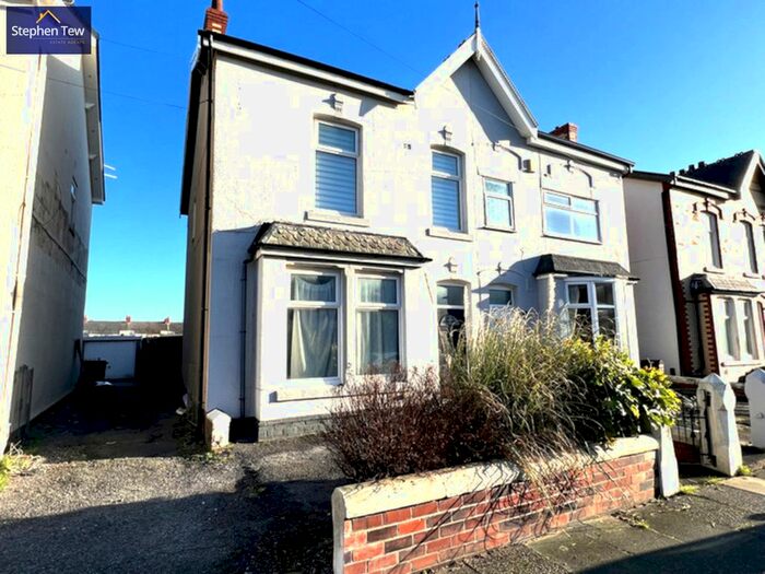 4 Bedroom SemiDetached House To Rent In St. James Road, Blackpool FY4