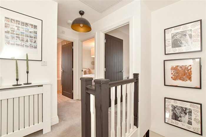 3 Bedroom Semi-detached House For Sale In Sandpiper Road, Chichester, West Sussex, PO20