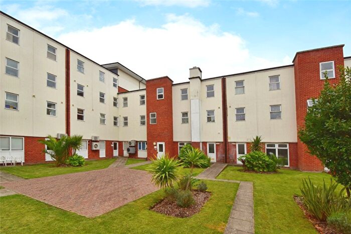 2 Bedroom Flat To Rent In Compair Crescent, Ipswich, Suffolk, IP2