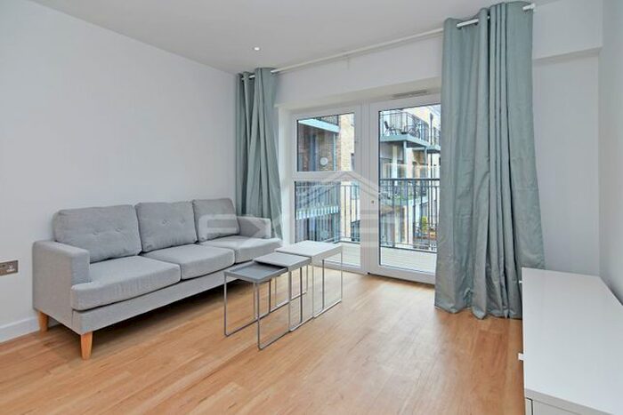 2 Bedroom Flat To Rent In Beaufort Square, Colindale, London, NW9