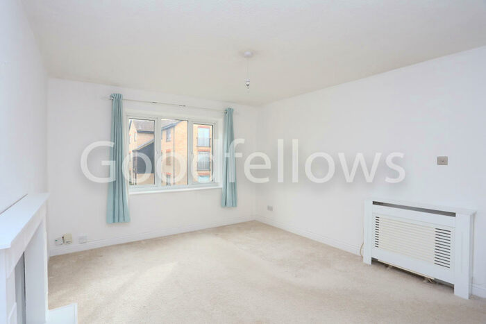 1 Bedroom Property To Rent In Firs Close, Mitcham, Surrey, CR4