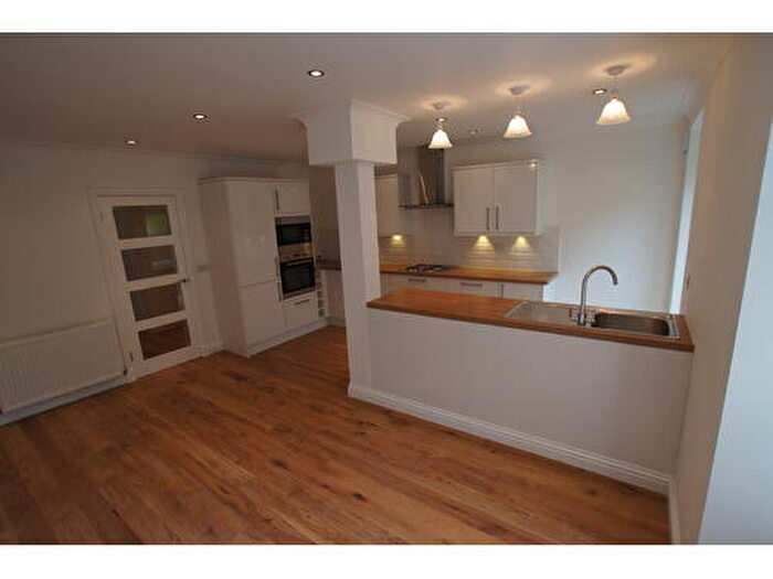 2 Bedroom Flat To Rent In Grove Street, Edinburgh, EH3